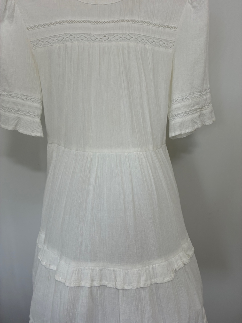 Rails Dress White Ruffle Trim Midi Dress Size Small NWOT - Picture 3 of 7